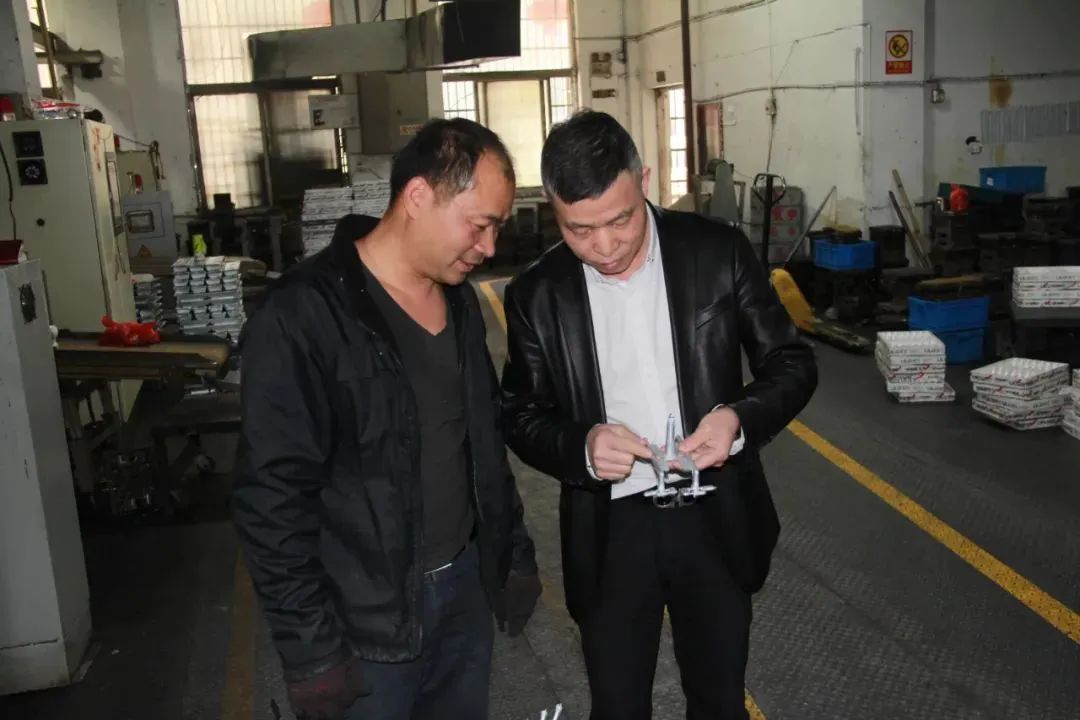 对话俞敏洪李彦宏,凯宇五金怎么样