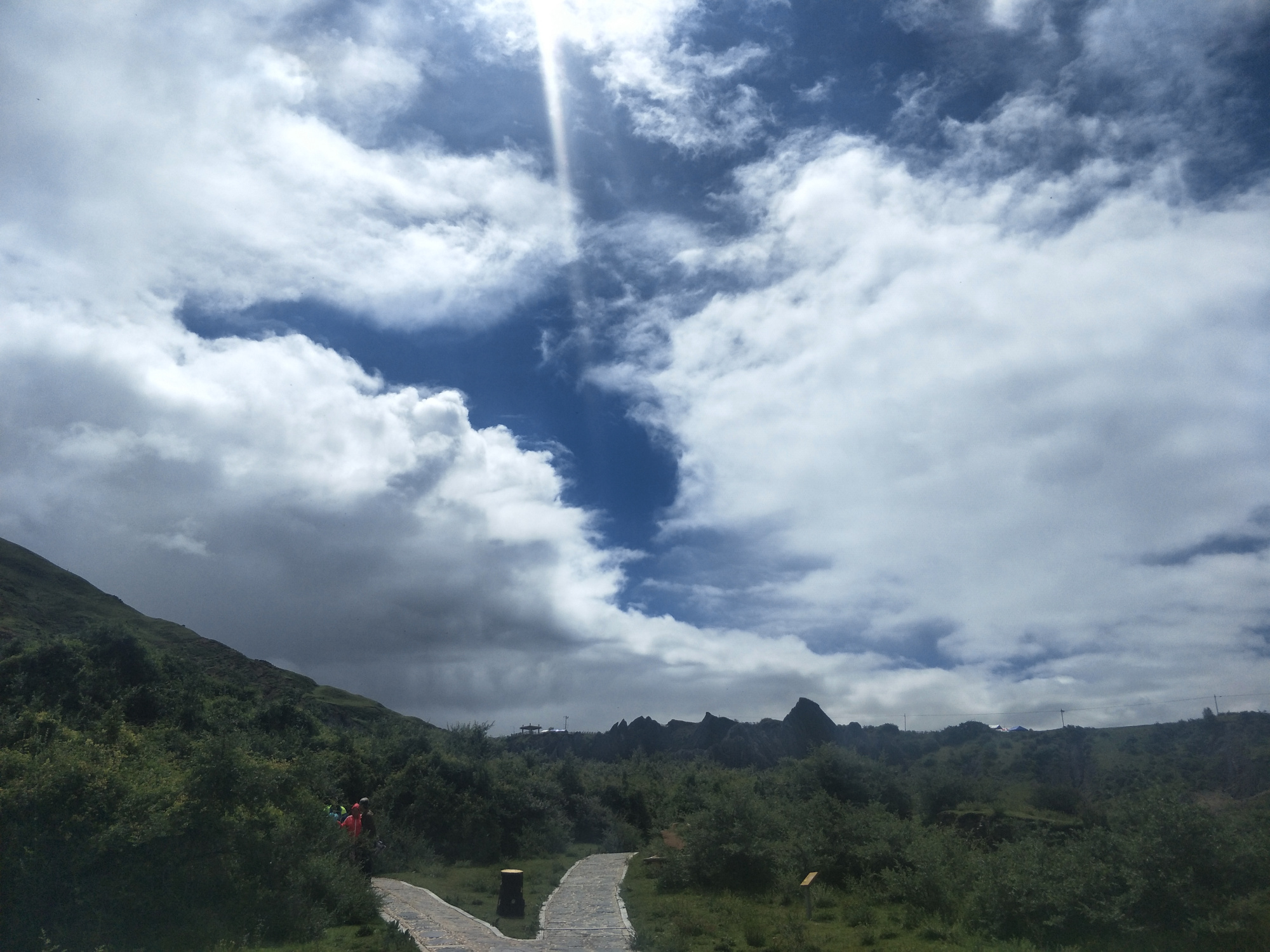 318国道沿途能感受到最明显的变化,318国道沿途的风景有哪些