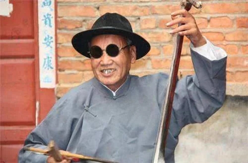 二胡阿炳如何被发现的,拉胡琴阿炳