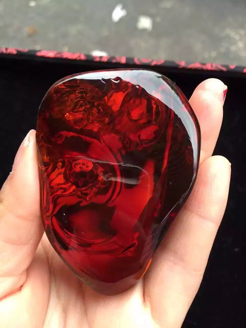 数千万年前琥珀是怎么成形的,琥珀完美封存的古老记忆