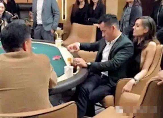 世纪恋崩了！收3亿分手费，4个孩子都不要了？