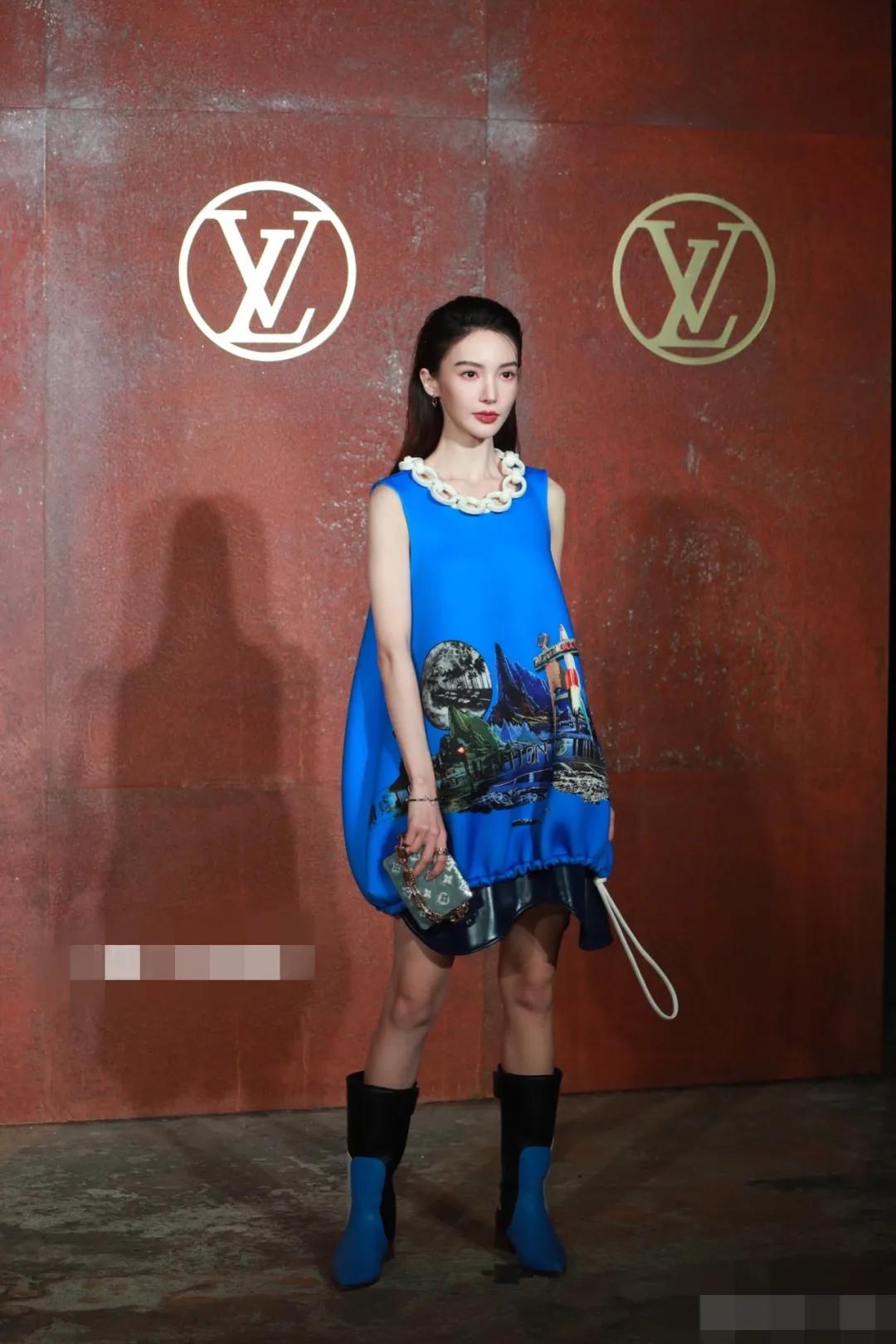 lv短袖金晨,杨采钰金晨刘亦菲宋祖德