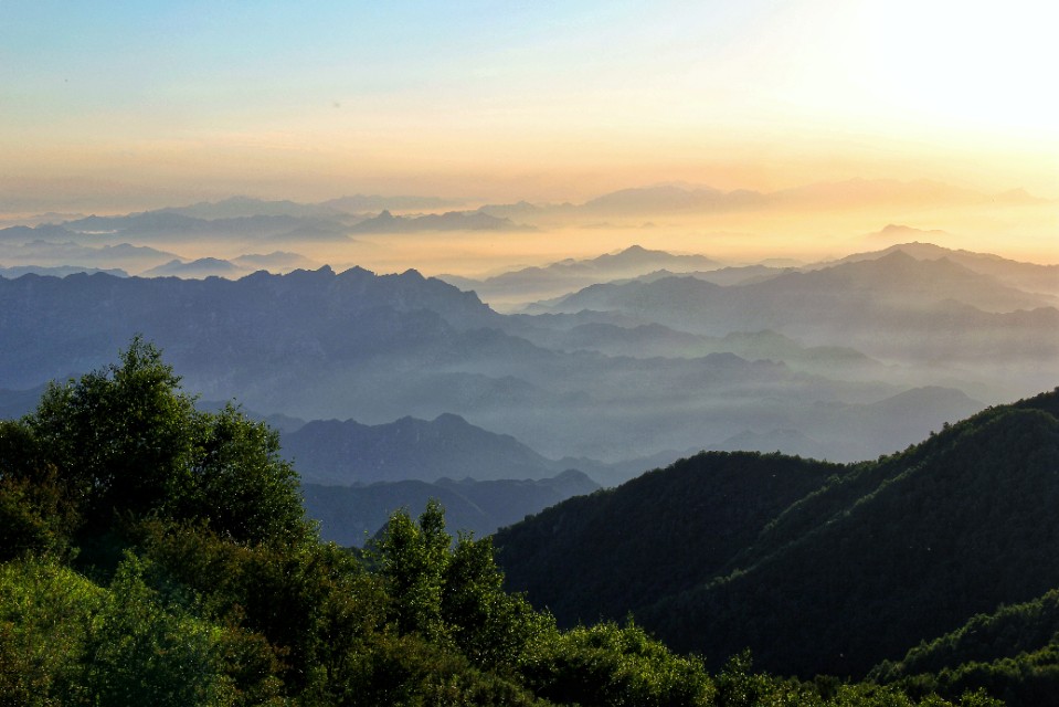 宿在驼梁，感受一种无忧的生活/郝贵云