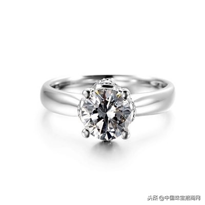 AU750钻石戒指变黑了怎么办？戒指变黑应该如何清洗？