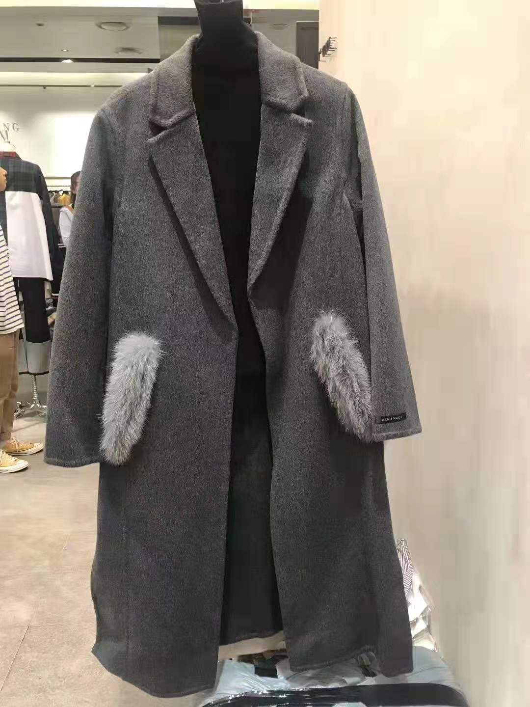 2018年韩国爆火的红蓝两边外套,韩国最新外套穿搭