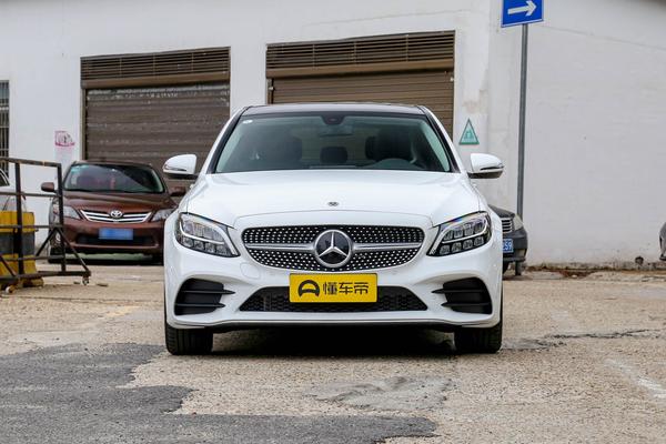 奔驰c200点评,奔驰c200内饰后座图片