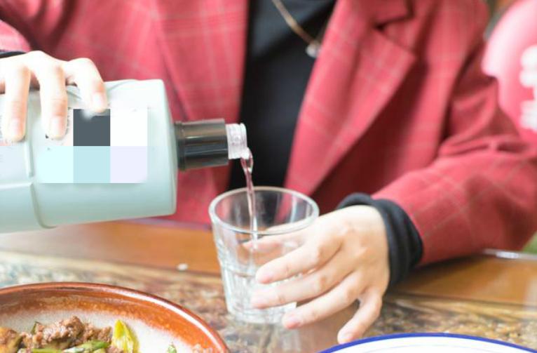 浓香型白酒一百元内有哪些好喝,有哪些百元好酒好喝又不贵的白酒