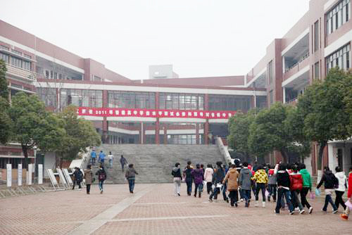 桃李不言下自成蹊：江苏省锡山高级中学