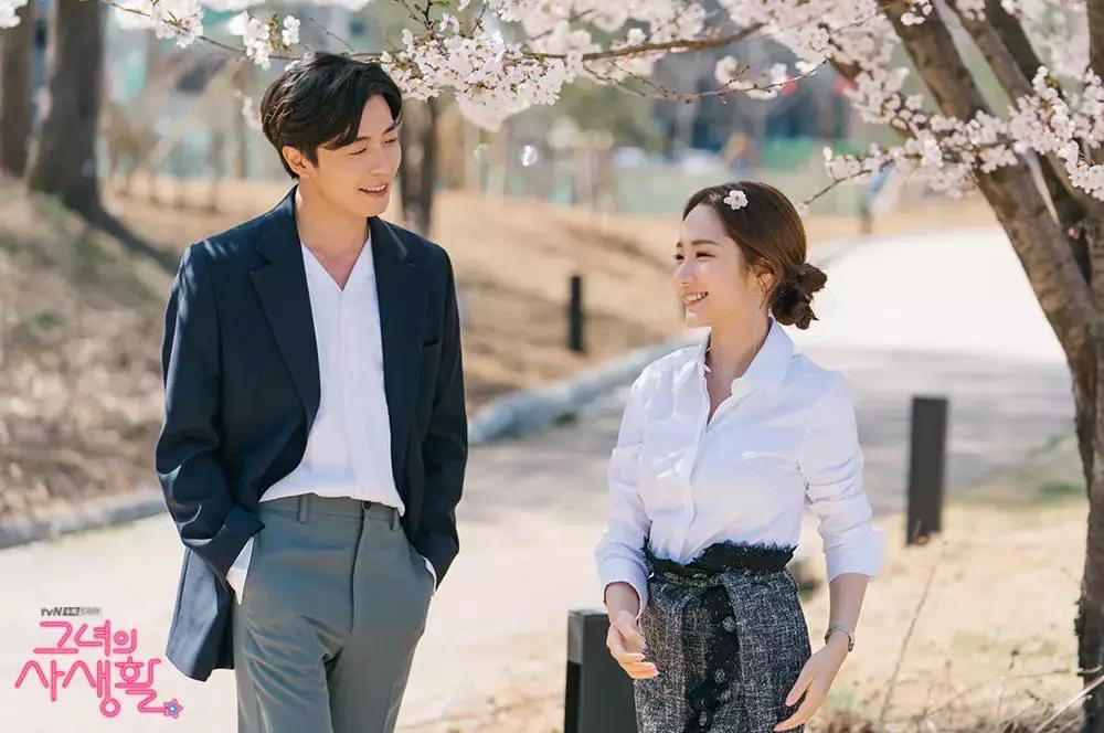 明星日常私服穿搭朴敏英,朴敏英她的私生活高甜吻戏合集