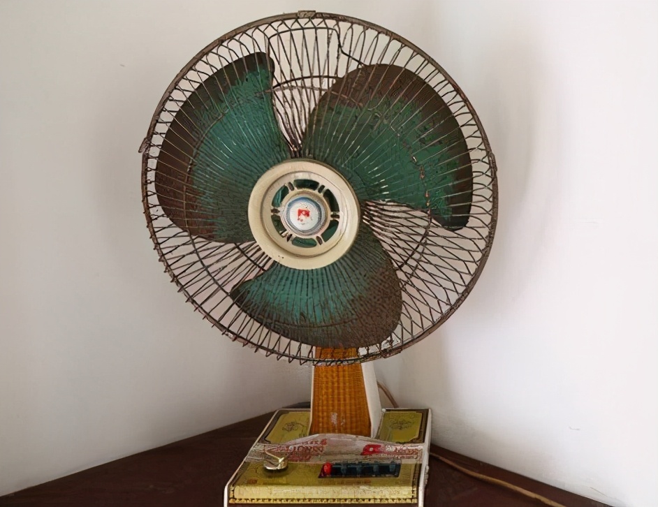 为什么老式电风扇十几年都没有坏,90年代的电风扇现在还可以用
