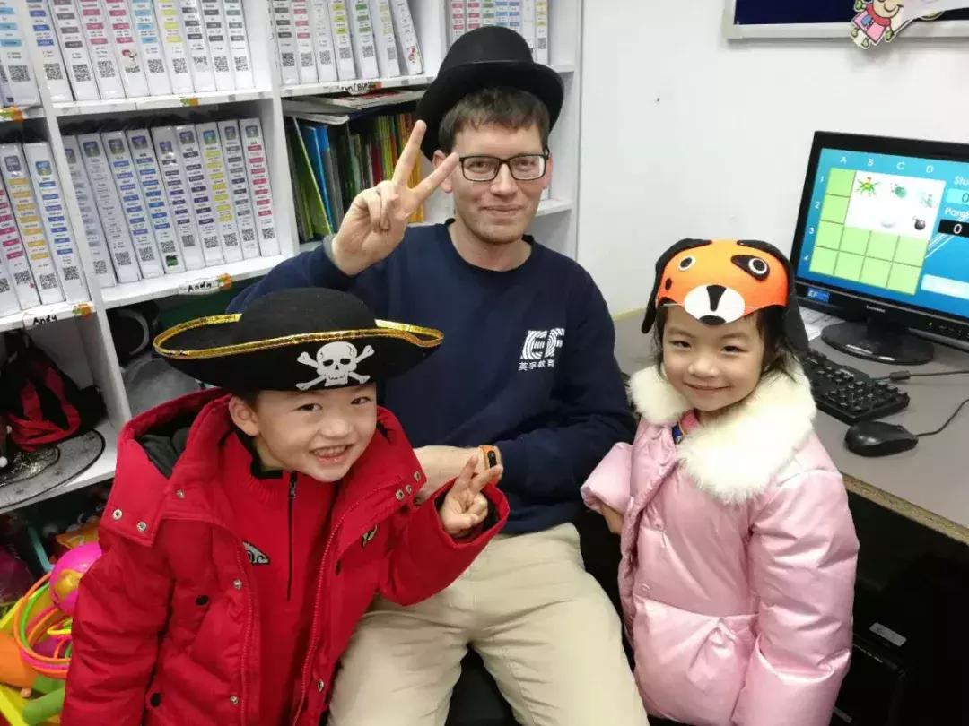 英孚教育做老师,英孚外教