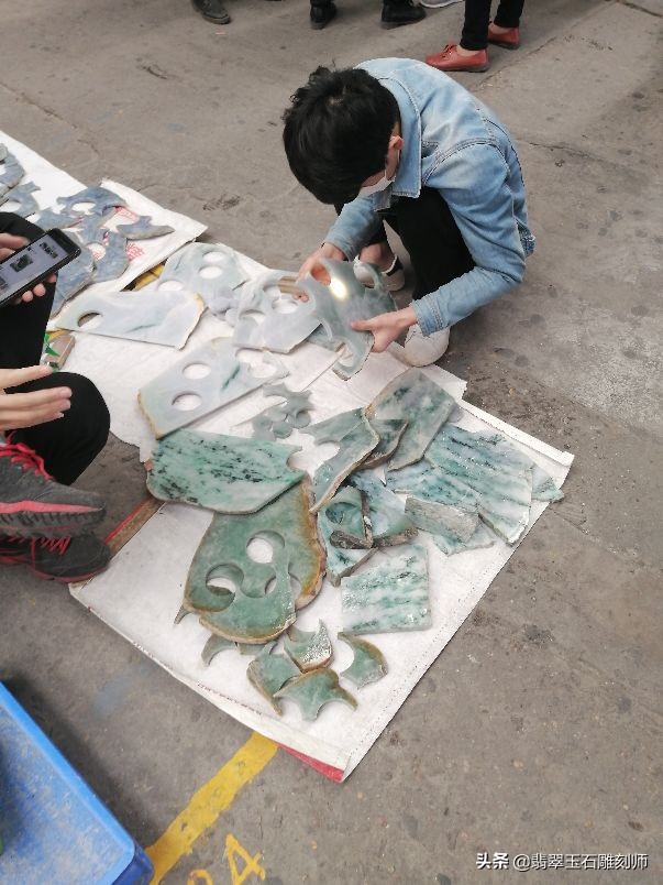 结婚三金买多少克黄金合适,结婚三金是黄金好还是白金好