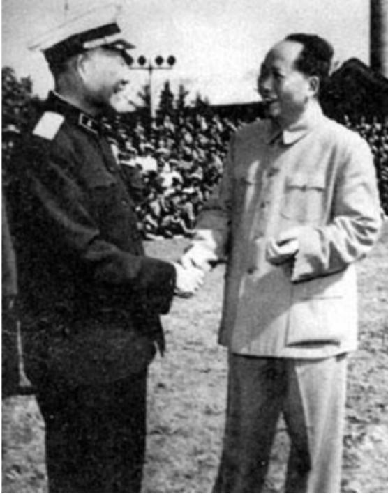 毛主席去青岛视察,顺便去肖劲光家做客:让你夫人做个苦瓜炒鸭子