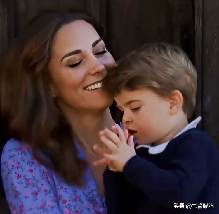 阿奇小时候就被主人抛弃,阿奇小时候生气