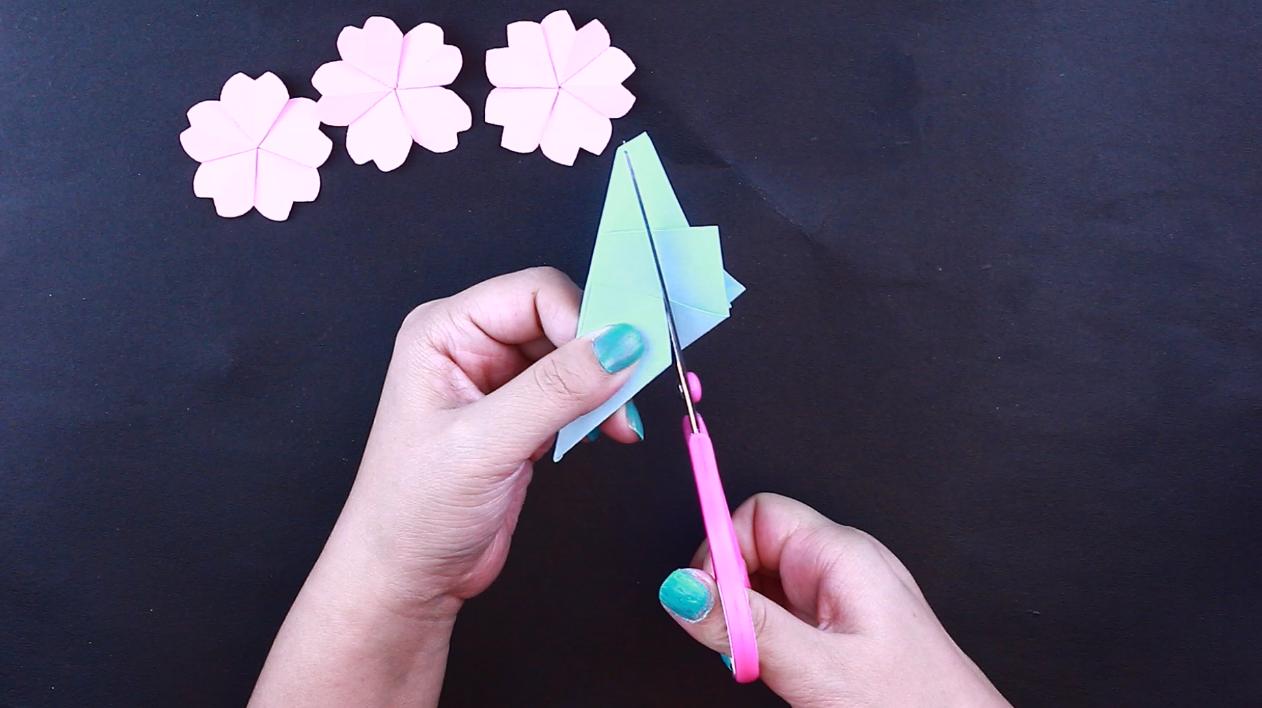 樱花折纸教程一张纸就可以折成,一张纸简单樱花折纸