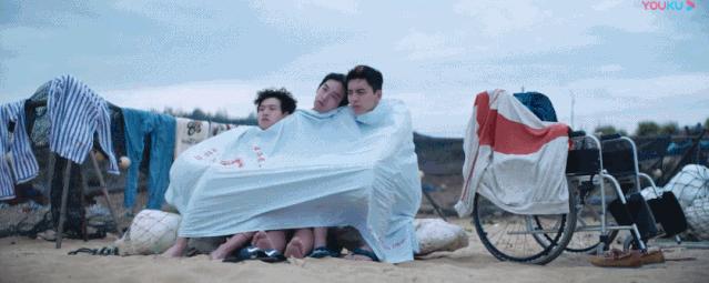 小*男处**的临终愿望是“我想要个妹子”，兄弟帮他的过程看泪奔了