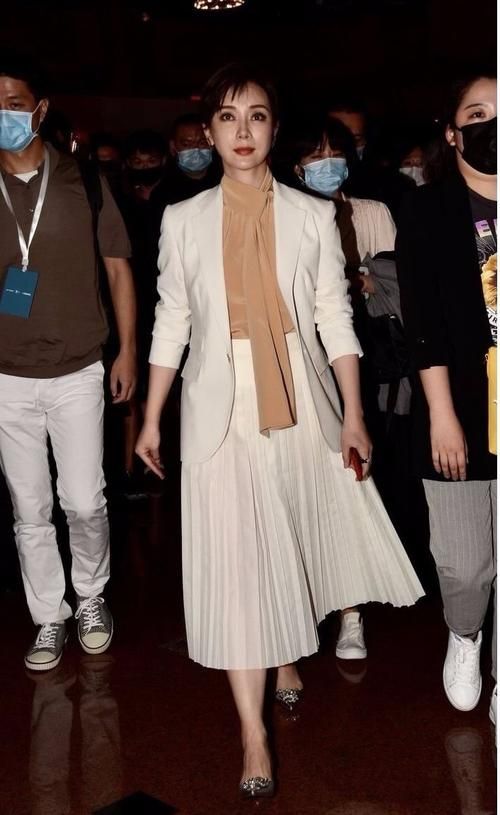 陈数正脸照图文,陈数侧面背影