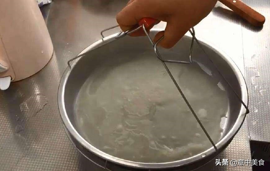 特色凉皮的配方和制作方法,正宗凉皮的做法全过程和配方