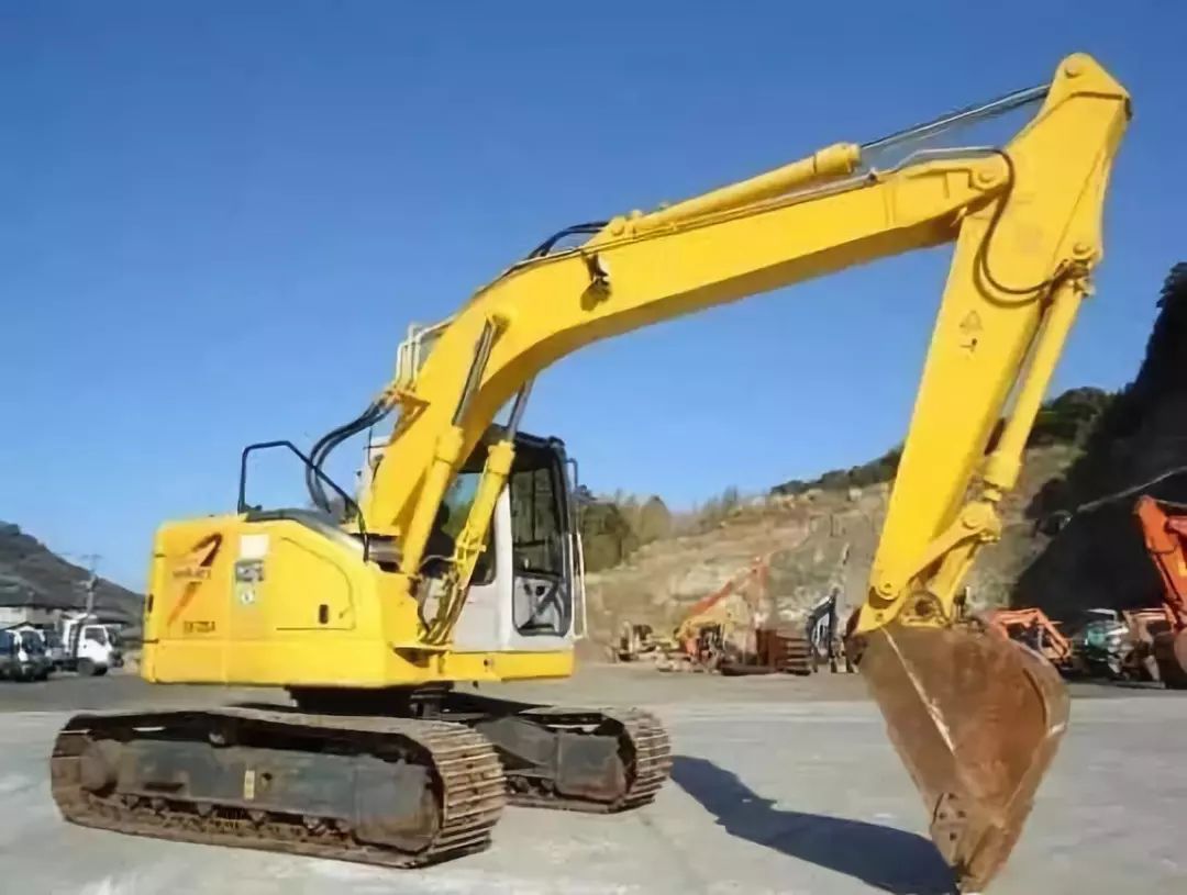 挖机破碎锤教学技巧视频,轮式挖机破碎锤操作注意事项