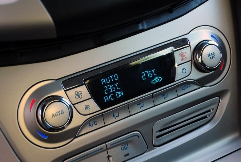 6万公里车况正“年轻力壮”的12款三厢福克斯5万多划算吗