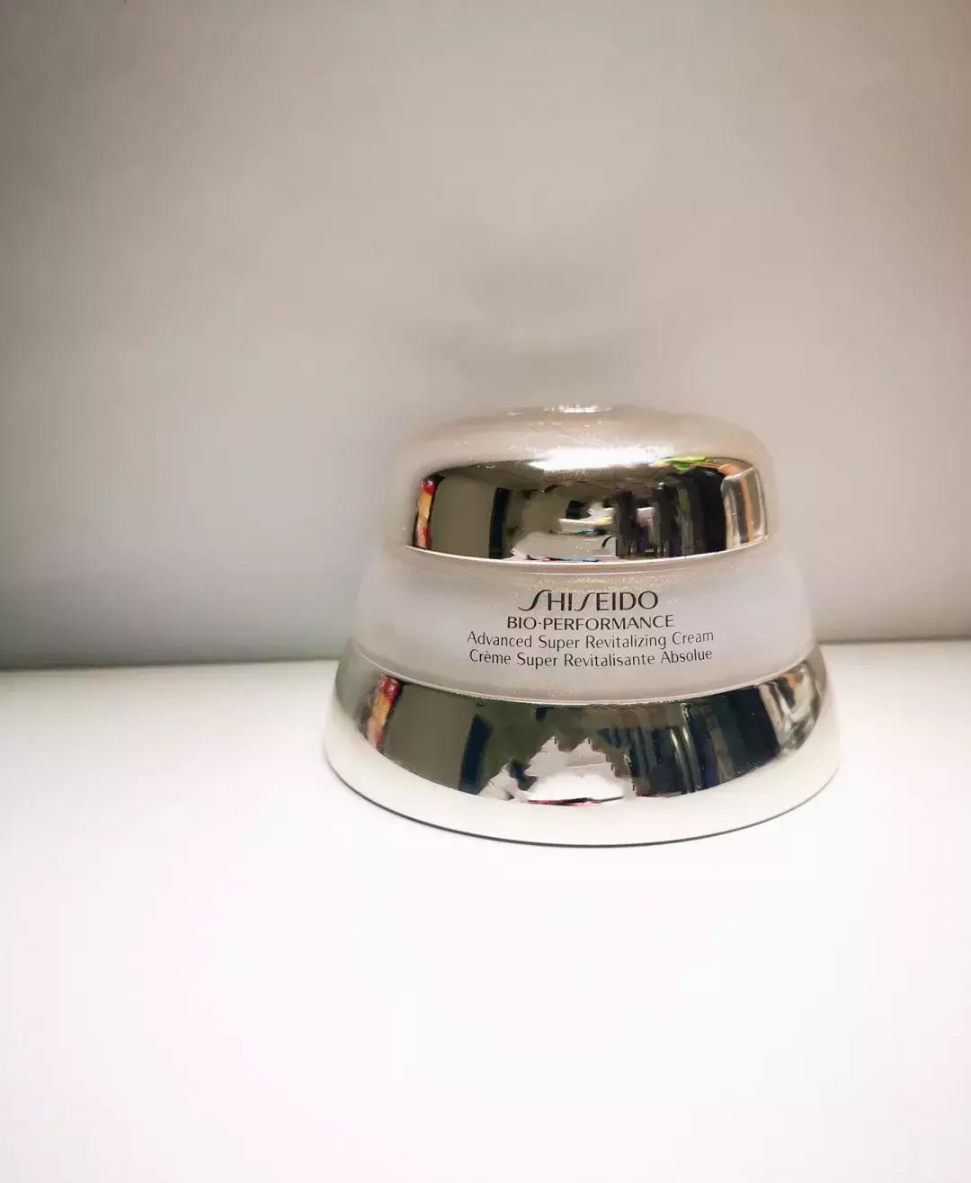 过敏脸上起小疹子用什么面霜,不容易过敏的面霜推荐