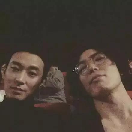 性取向惹争议！身高183的他活出洒脱人生，被称“行走的荷尔蒙”