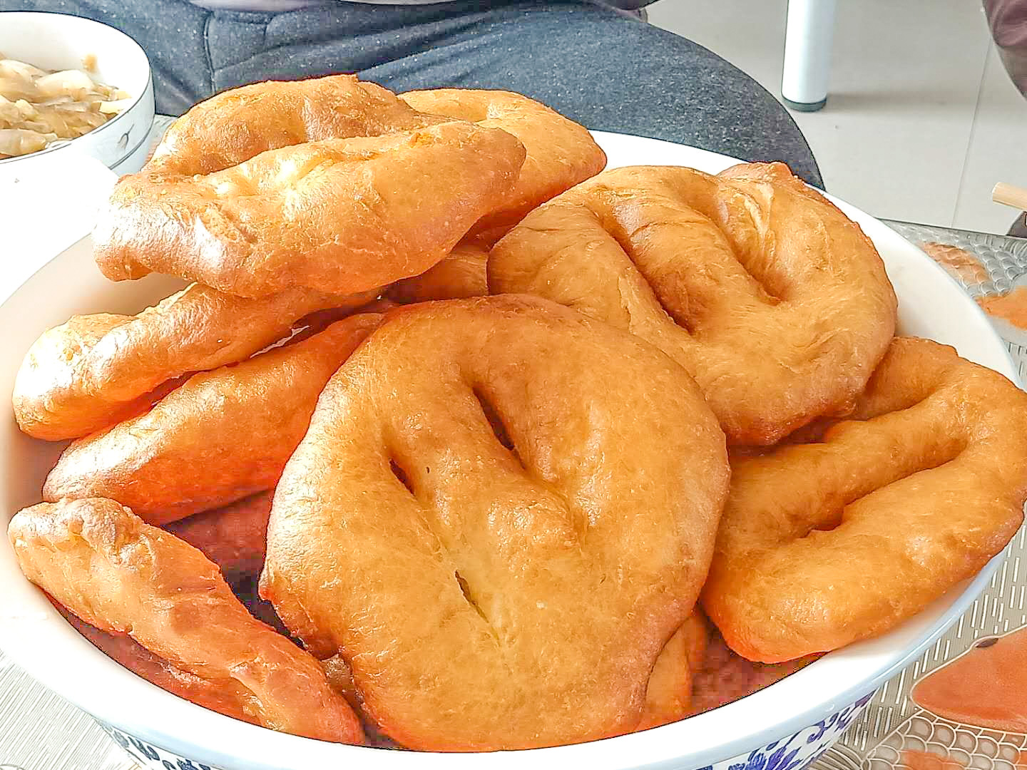 炸油饼正确和面配方,炸油饼做法和面技巧