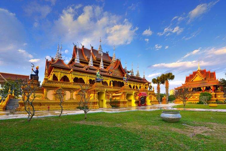 美丽的西双版纳的泼水节视频,西双版纳的泼水节中的傣妹