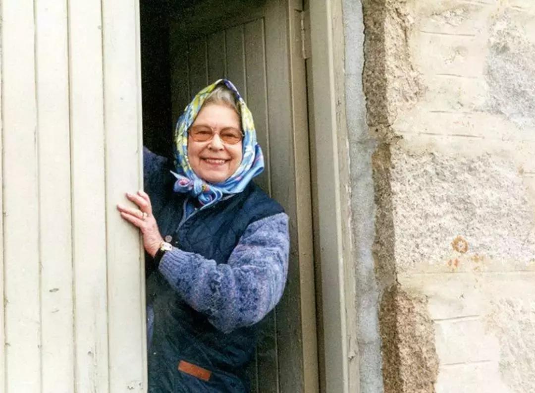 93岁女王年年放暑假！深扒女王秘密“朋友圈”，看看她都玩些啥