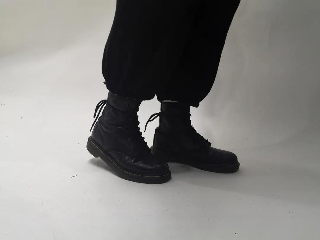 烂大街马丁靴怎么穿,马丁靴烂大街视频