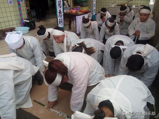 中国农村老人去世后的风俗,关于农村老人去世的风俗