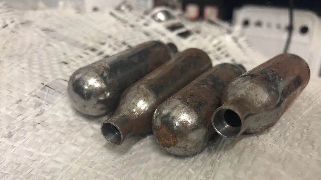 跑腿小哥半夜接诡异订单,深夜跑腿小哥送毒品