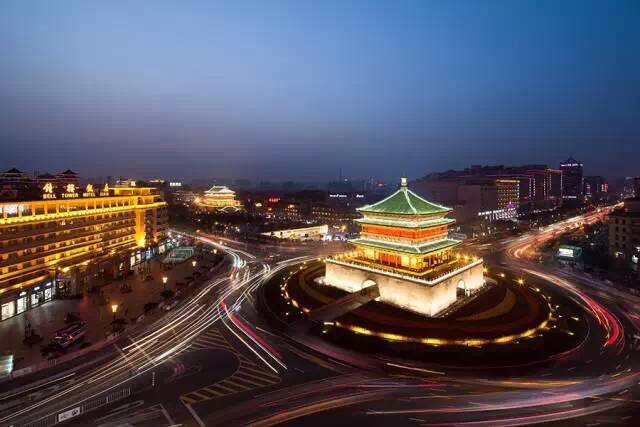 沿着地铁线逛商场，我吹了一天空调~