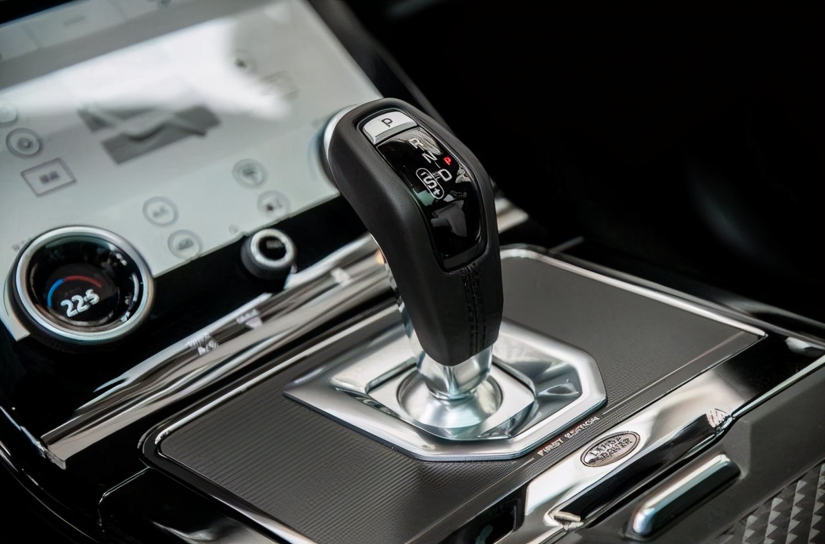 最新款路虎极光为什么这么便宜,路虎极光为啥降价那么厉害