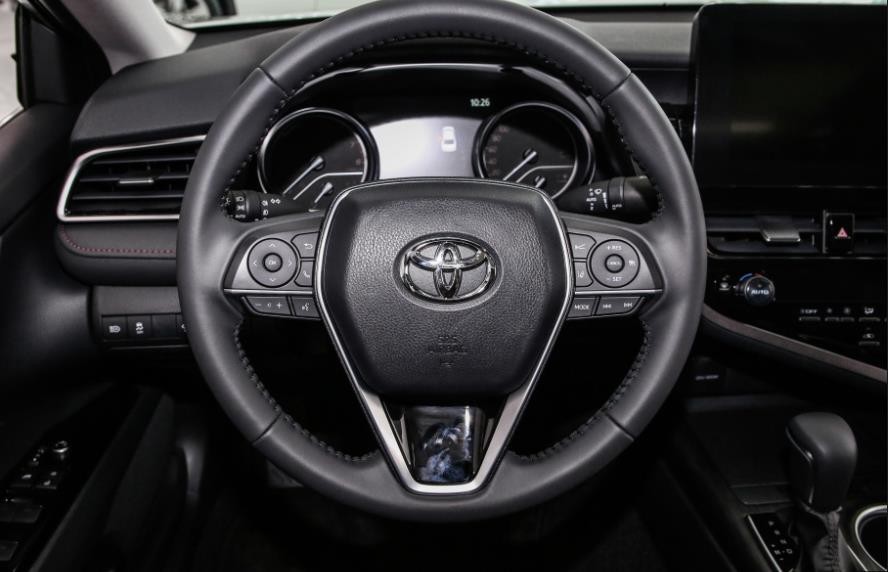 丰田凯美瑞价格2021款2.5排量油耗,2021款凯美瑞2.0油耗实测