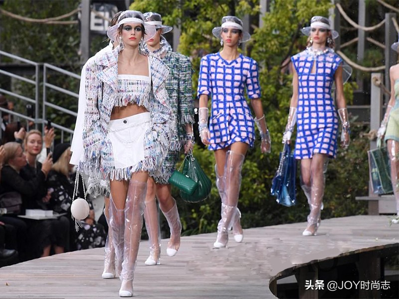 谁说PVC等于低级塑料?这些夏日单品分分钟俘获少女心!