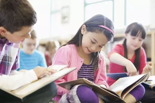 怎么培养低龄孩子的“精读习惯”，CROWD提问法家长得要掌握