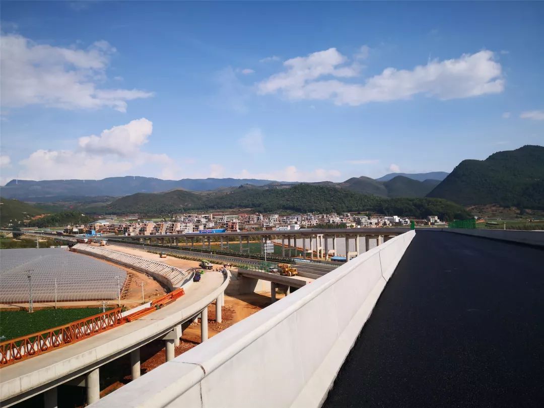 峨石红高速公路红河段进展情况,红河州红河县2024高速规划