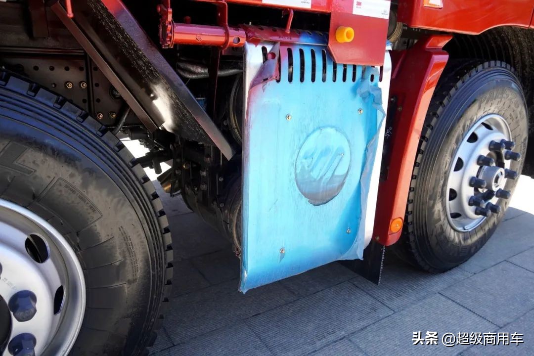 前桥打孔福康国*4六**40马力欧曼EST8x4高栏载货车