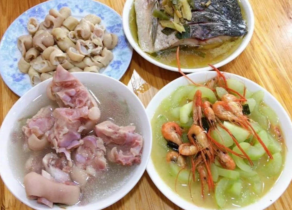 常熟人人知道的“神奇”小店，环境脏乱差，饭点出租车停满半条街