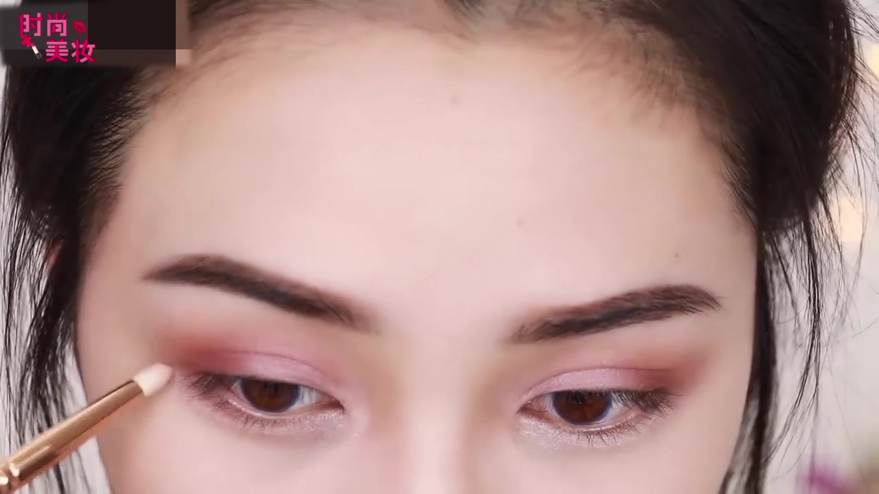 美妆教程眼线,植村秀眼线笔晕染图片