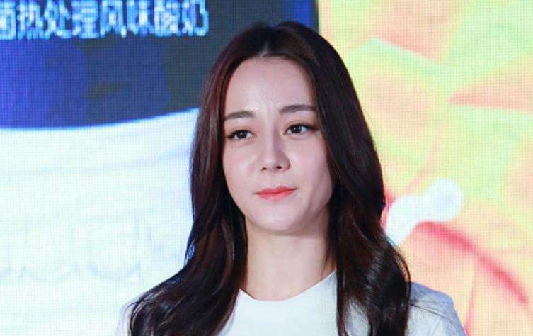 单眼皮、龅牙、厚嘴唇，这些缺陷美才是娱乐圈该有的百媚千红