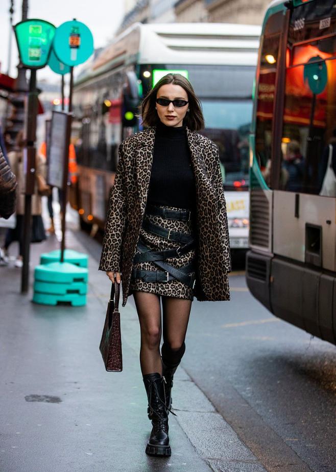 黄皮咖色显白,咖啡色黄皮