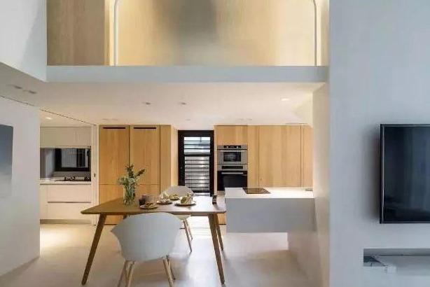 不到50平小房,变两层小别墅,将床架在半空中,瞬间多出间房