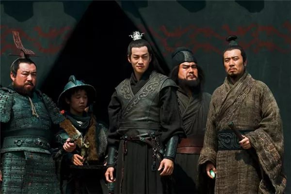 吕布如何评价自己的能力,吕布从哪里能看出他的武艺高强