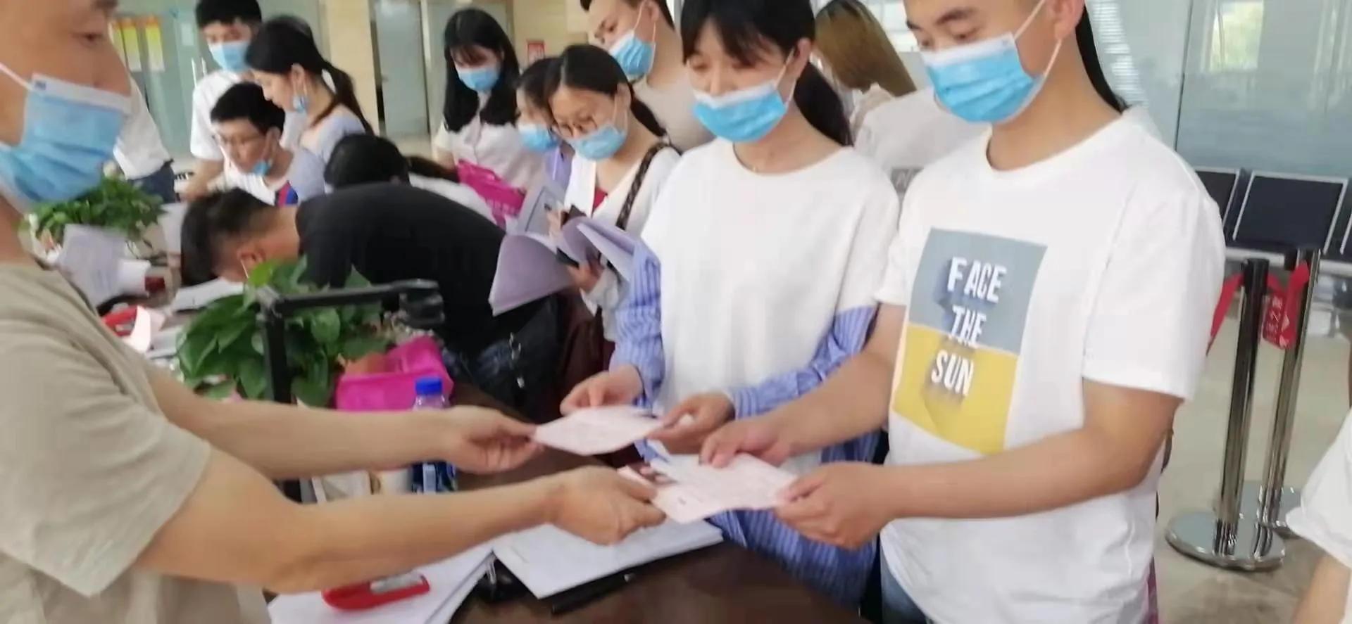 婚姻登记户口本身份证必须一致吗,办理婚姻登记必须要有户口本吗