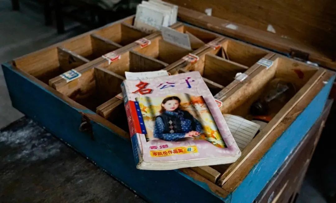 东北大妞拍废墟,东北大妞年轻照片