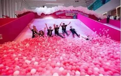 网红玩七彩滑道,广东彩虹滑道网红游乐