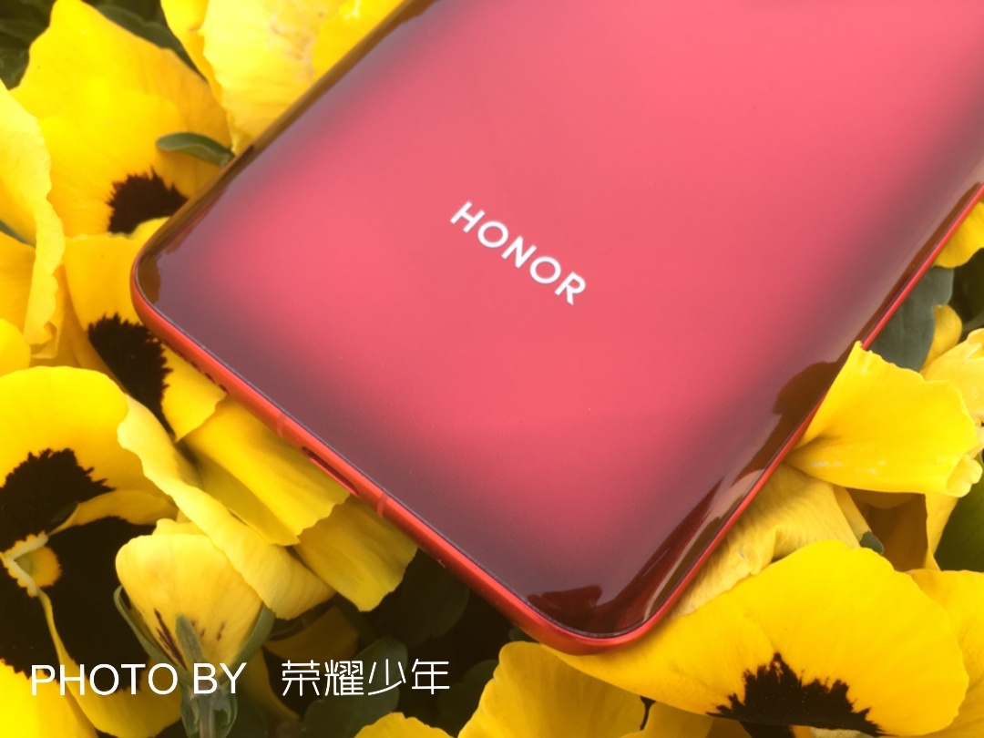 荣耀20和v20外观哪不一样,荣耀v20和荣耀v10对比外观一样吗