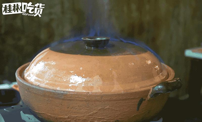 这家店惊现养生辣锅?!吃之前还要先“玩火”!